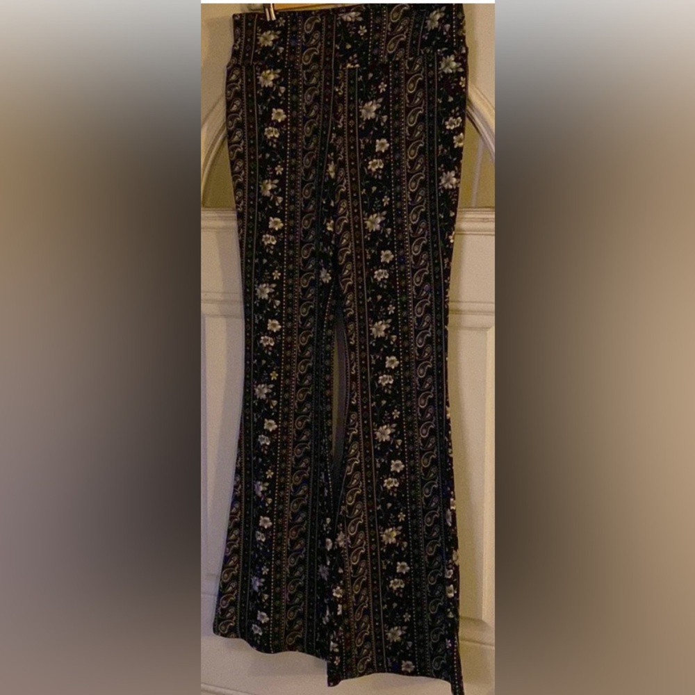 Blue floral, stretchy bell-bottom leggings